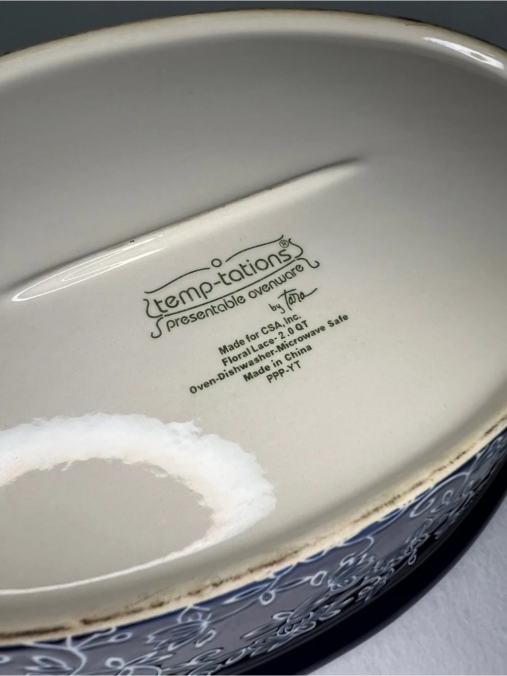 TEMPTATIONS BY TARA FLORAL LACE BLUE OVAL COV CASSEROLE W TRIVET N RACK 3.5 Qt